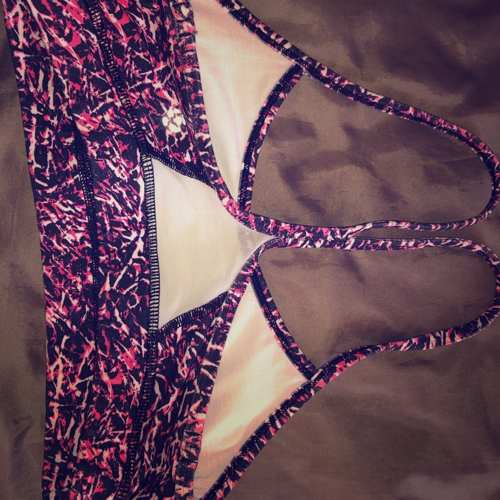 Lululemon sports bra